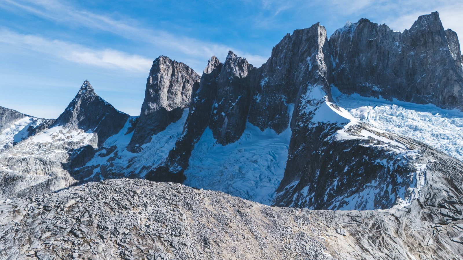 As agulhas de granito · Torres del Avellano
